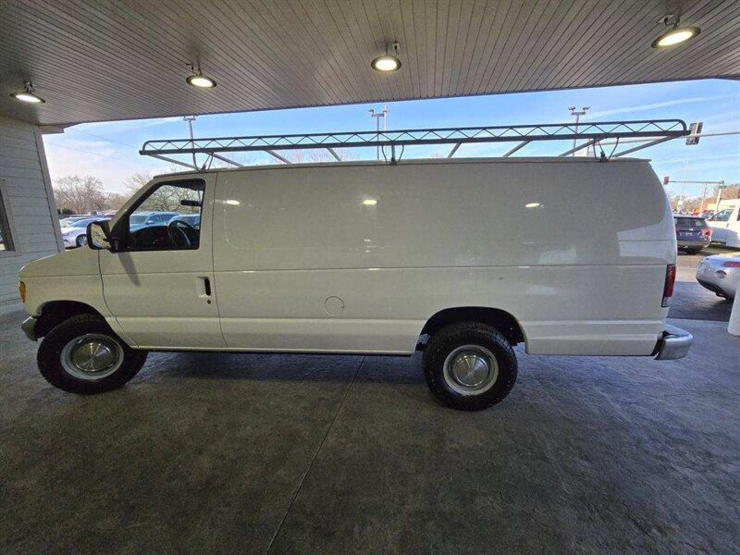 2001 Oxford White Clearcoat Ford Commercial (1FTNS24281H) with an 4.2L V6 191hp 244ft. lbs. engine, Automatic transmission, located at 25355 Eames Street, Channahon, IL, 60410, (815) 467-1807, 41.429108, -88.228432 - This 2001 Ford E-250 is a reliable and well-maintained vehicle with less than 75,000 miles on it. It comes with a 4.2L V6 191hp 244ft. lbs. engine that delivers smooth and consistent performance. The exterior of the vehicle is Oxford White Clearcoat, which gives it a timeless look that never goes ou - Photo#7