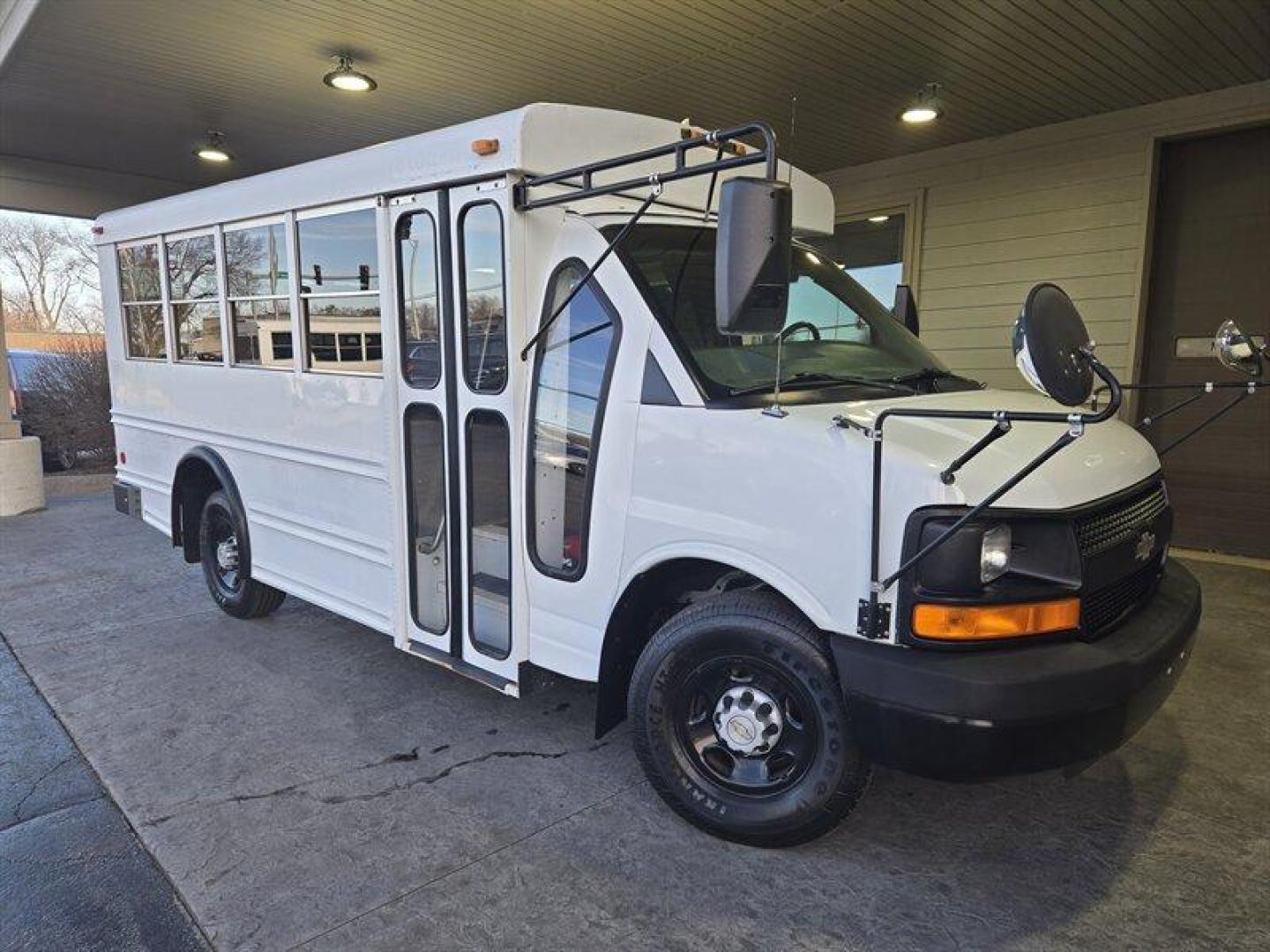 2007 White Chevrolet Express Work Van Cutaway (1GBHG31V171) , Automatic transmission, located at 25355 Eames Street, Channahon, IL, 60410, (815) 467-1807, 41.429108, -88.228432 - ** COLLINS 15 PASSENGER BUS. ** This 2007 Chevrolet Express is a great choice for anyone in need of a reliable and spacious vehicle. With a sleek white exterior and a clean gray interior, this van is both stylish and practical. The low mileage of less than 44,000 miles makes this vehicle an excellen - Photo#0