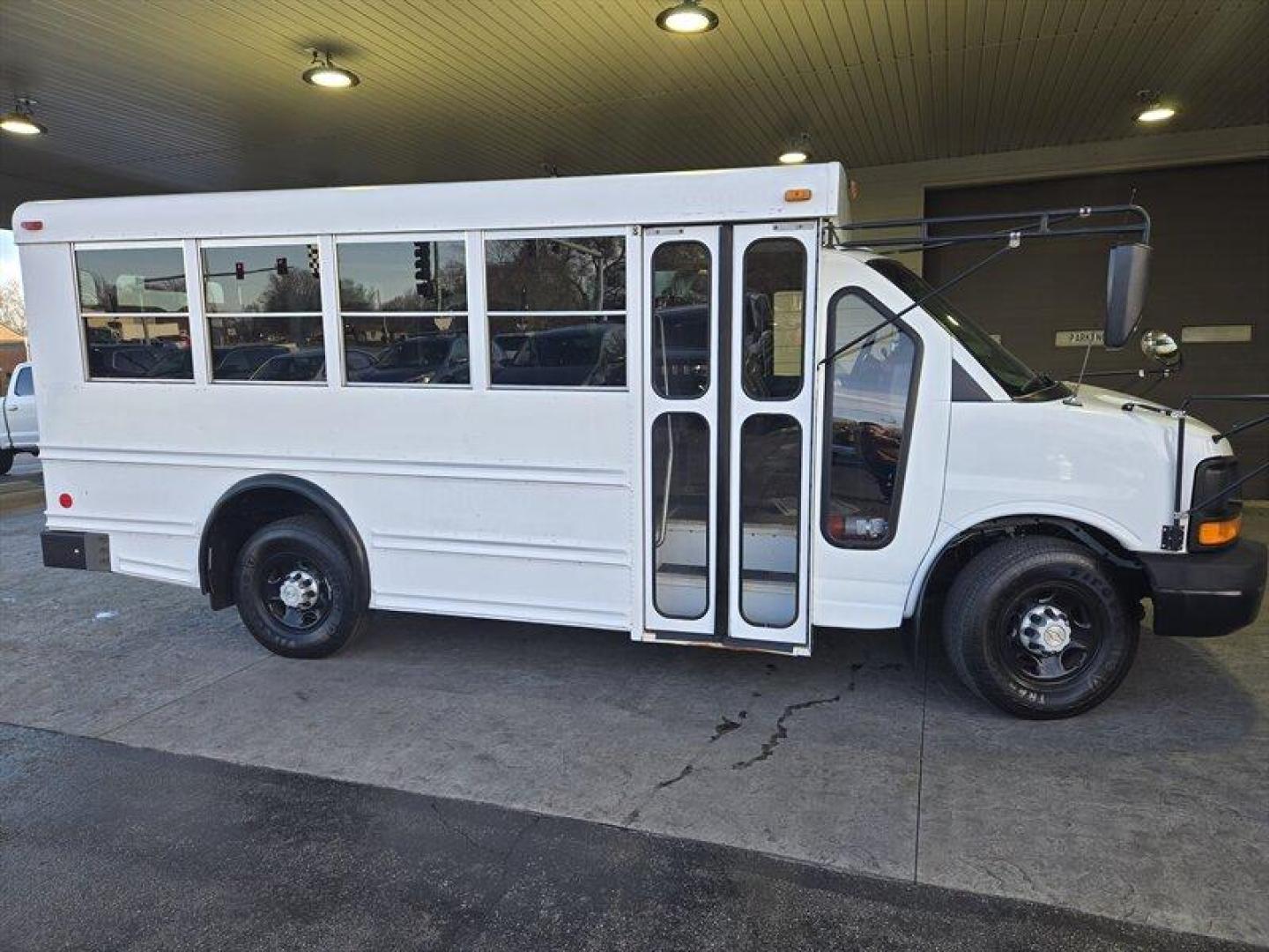 2007 White Chevrolet Express Work Van Cutaway (1GBHG31V171) , Automatic transmission, located at 25355 Eames Street, Channahon, IL, 60410, (815) 467-1807, 41.429108, -88.228432 - ** COLLINS 15 PASSENGER BUS. ** This 2007 Chevrolet Express is a great choice for anyone in need of a reliable and spacious vehicle. With a sleek white exterior and a clean gray interior, this van is both stylish and practical. The low mileage of less than 44,000 miles makes this vehicle an excellen - Photo#1