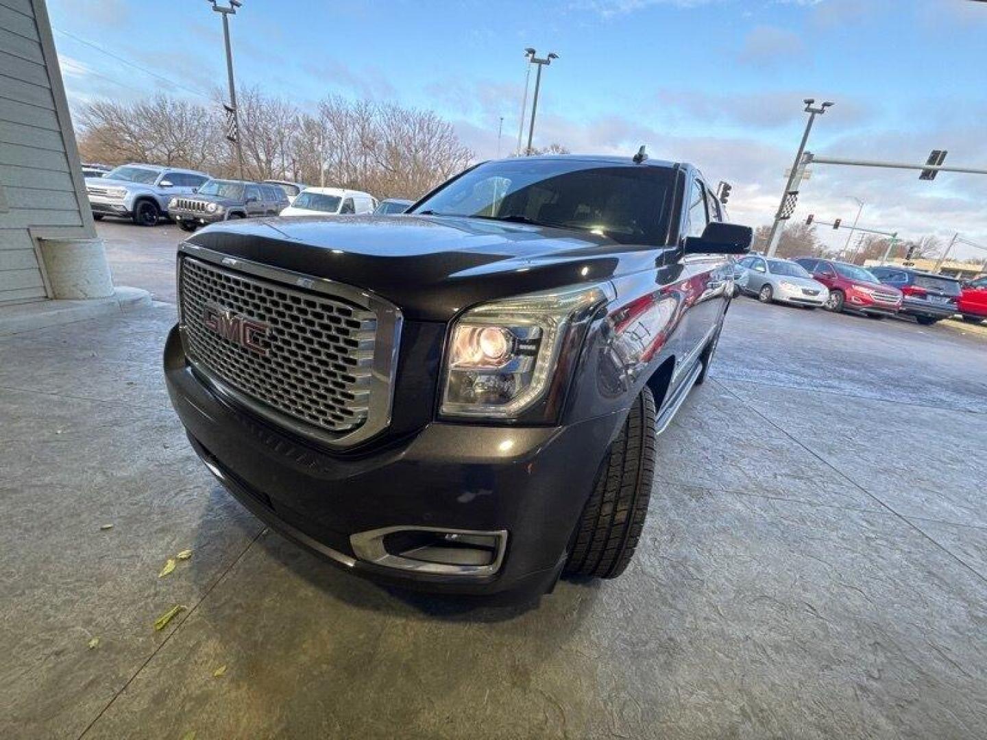 2017 Iridium Metallic GMC Yukon Denali (1GKS1HKJ3HR) with an EcoTec3 6.2L V8 420hp 460ft. lbs. engine, Automatic transmission, located at 25355 Eames Street, Channahon, IL, 60410, (815) 467-1807, 41.429108, -88.228432 - Introducing the 2017 GMC Yukon XL Denali, a luxury full-size SUV with remarkable power and exceptional fuel efficiency. This stunning vehicle is powered by an EcoTec3 6.2L V8 engine that delivers an impressive 420 horsepower and 460 lb-ft of torque. The exterior of this vehicle is finished in a sl - Photo#8