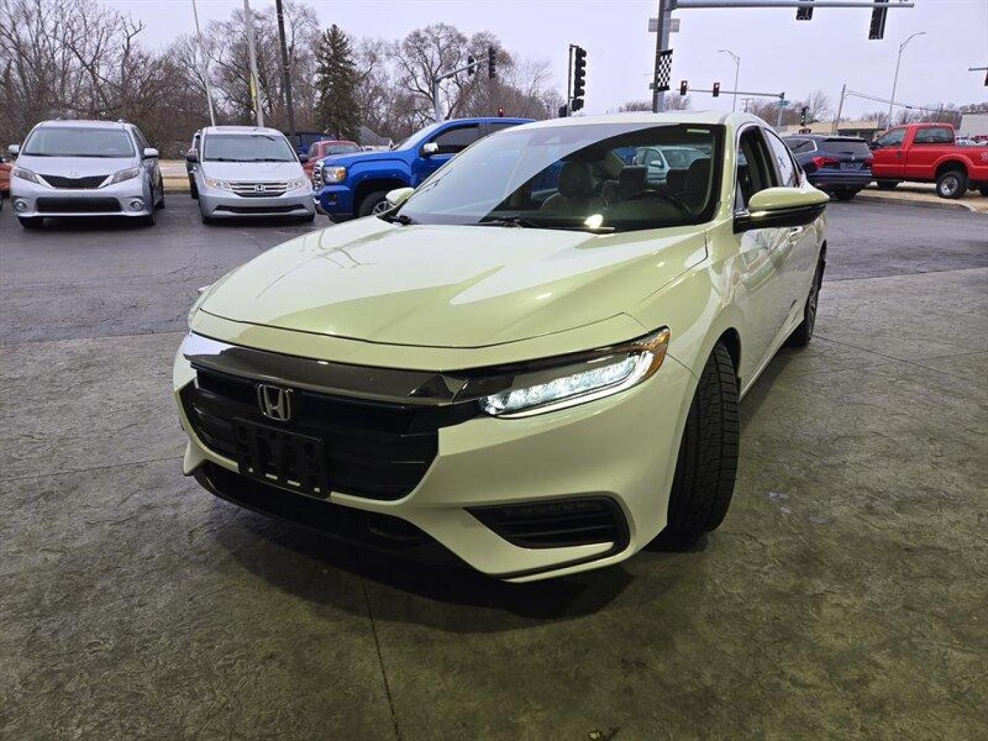 2020 Platinum White Pearl Honda Insight Touring (19XZE4F94LE) with an 1.5L Hybrid I4 151hp 197ft. lbs. engine, Automatic transmission, located at 25355 Eames Street, Channahon, IL, 60410, (815) 467-1807, 41.429108, -88.228432 - Introducing the 2020 Honda Insight Touring, a stylish and fuel-efficient hybrid sedan that is perfect for eco-conscious drivers. Powered by a 1.5L Hybrid I4 engine that produces 151hp and 197ft. lbs. of torque, this vehicle delivers a smooth and comfortable ride, while also providing impressive fuel - Photo#9