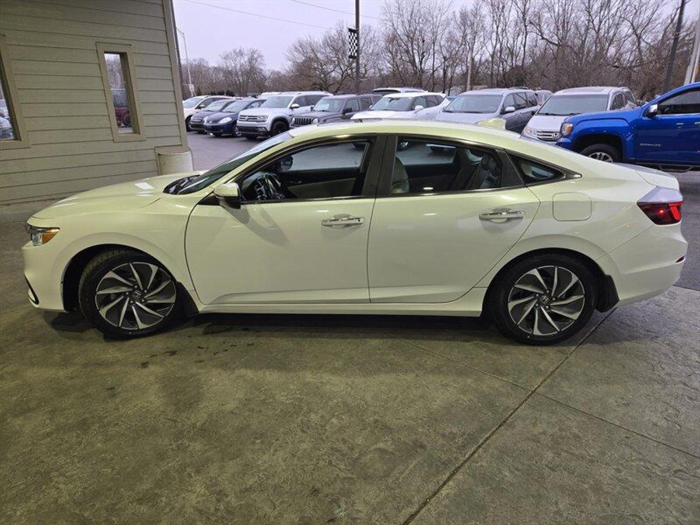 2020 Platinum White Pearl Honda Insight Touring (19XZE4F94LE) with an 1.5L Hybrid I4 151hp 197ft. lbs. engine, Automatic transmission, located at 25355 Eames Street, Channahon, IL, 60410, (815) 467-1807, 41.429108, -88.228432 - Introducing the 2020 Honda Insight Touring, a stylish and fuel-efficient hybrid sedan that is perfect for eco-conscious drivers. Powered by a 1.5L Hybrid I4 engine that produces 151hp and 197ft. lbs. of torque, this vehicle delivers a smooth and comfortable ride, while also providing impressive fuel - Photo#7