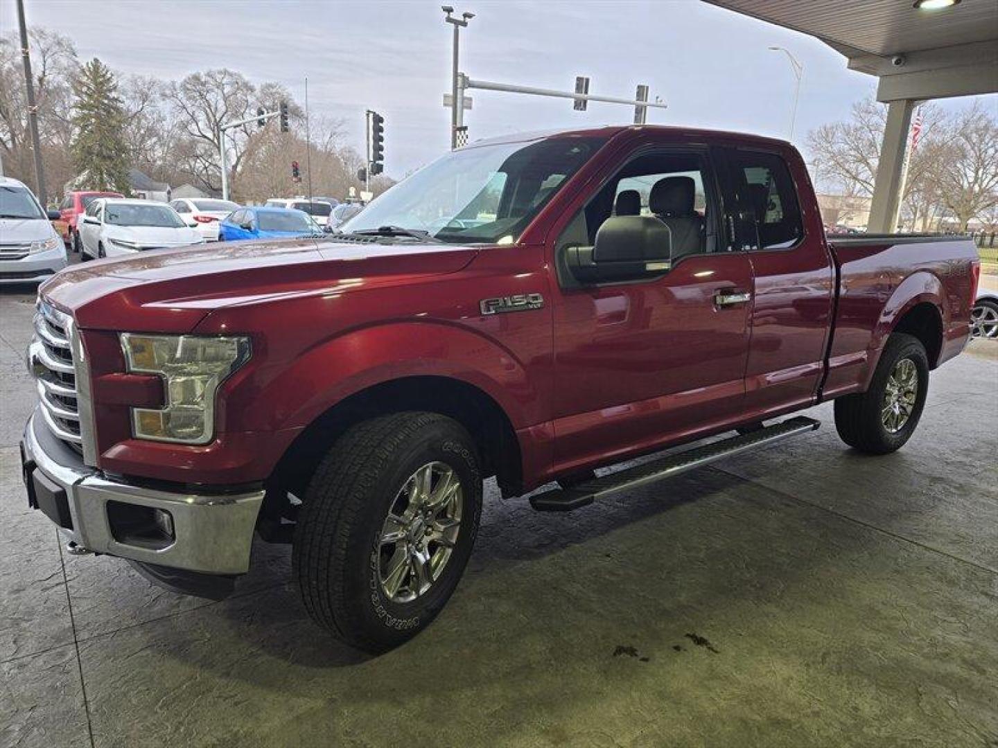 2016 Race Red Ford F-150 XLT (1FTEX1E81GF) with an 3.5L Flex Fuel V6 282hp 253ft. lbs. engine, Automatic transmission, located at 25355 Eames Street, Channahon, IL, 60410, (815) 467-1807, 41.429108, -88.228432 - Oh, honey, have you seen the 2016 Ford F-150 XLT? This beast is powered by a 3.5L Flex Fuel V6 engine that delivers a whopping 282 horsepower and 253 foot-pounds of torque. You'll feel like the king of the road when you get behind the wheel of this bad boy. Let's talk about the exterior, shall we? - Photo#6